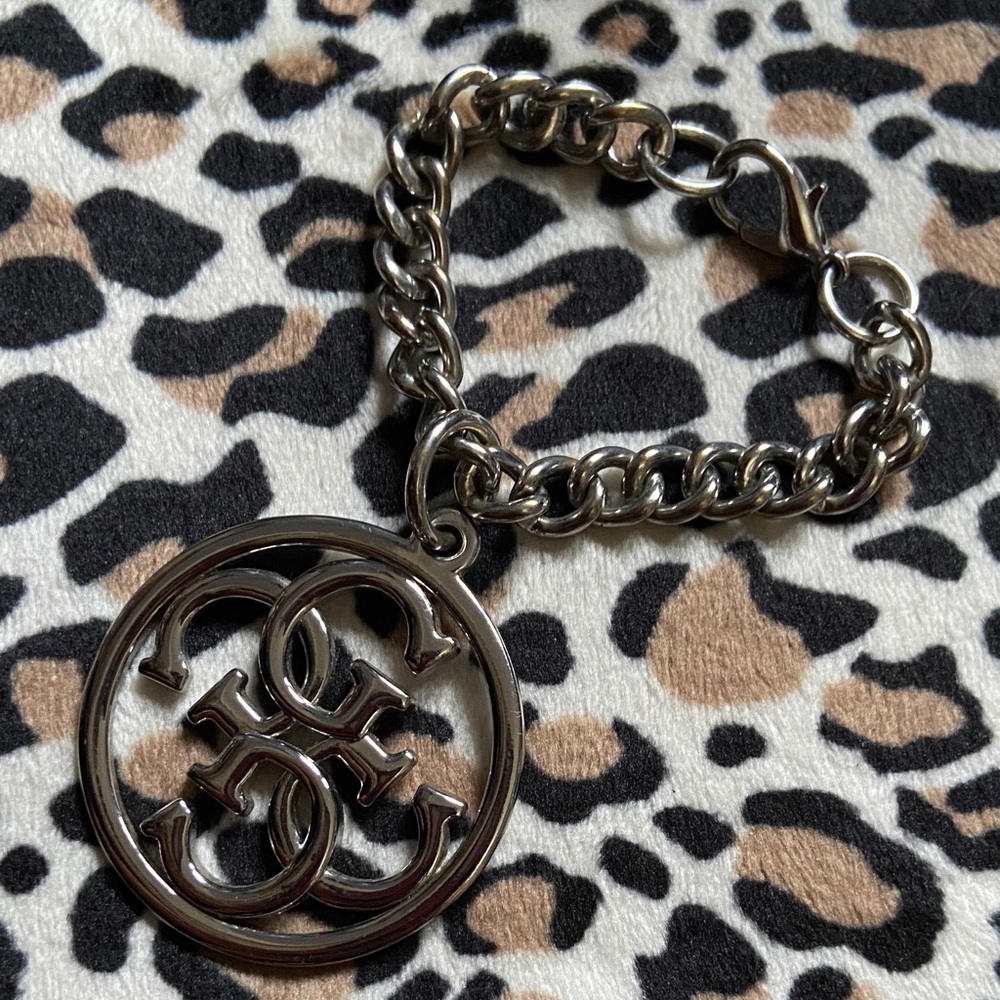 GUESS - Y2K Silver Chain Purse Bling / Charm / Keychain with G Logo Pendant